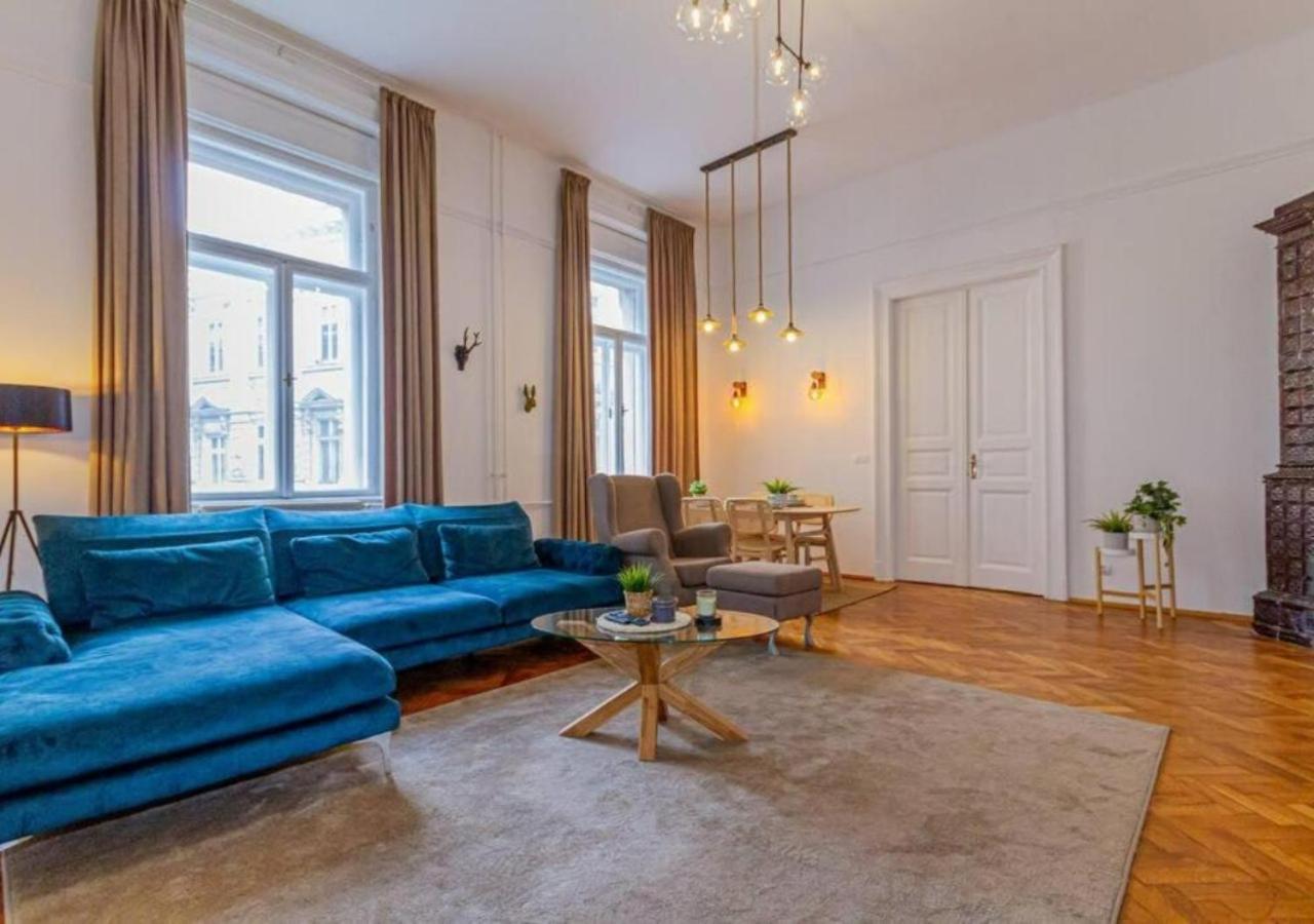 Luxury Apartment By The Famous Vaci Street Budapesta Exterior foto