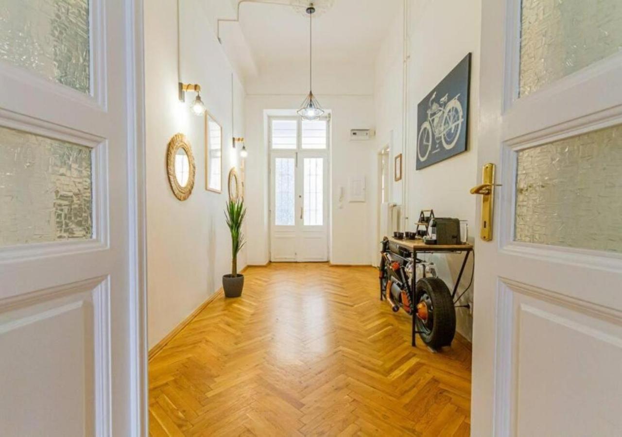 Luxury Apartment By The Famous Vaci Street Budapesta Exterior foto
