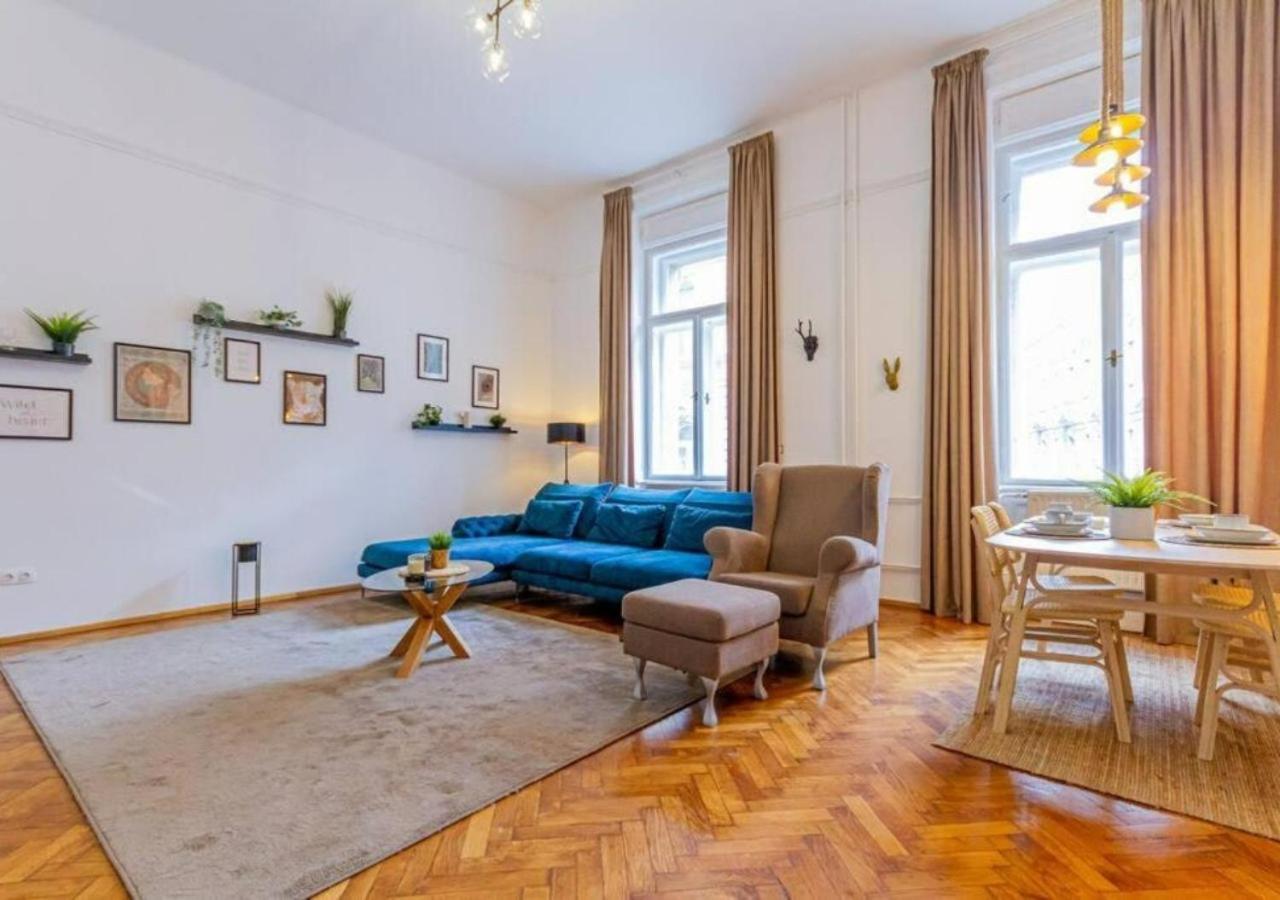 Luxury Apartment By The Famous Vaci Street Budapesta Exterior foto