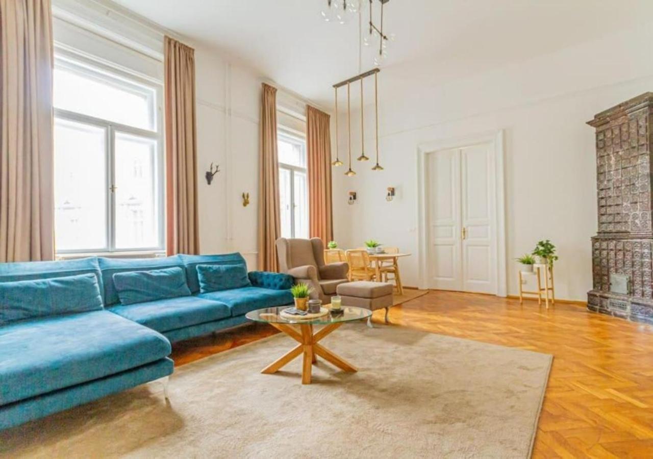 Luxury Apartment By The Famous Vaci Street Budapesta Exterior foto