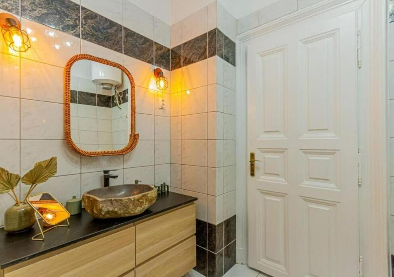 Luxury Apartment By The Famous Vaci Street Budapesta Exterior foto