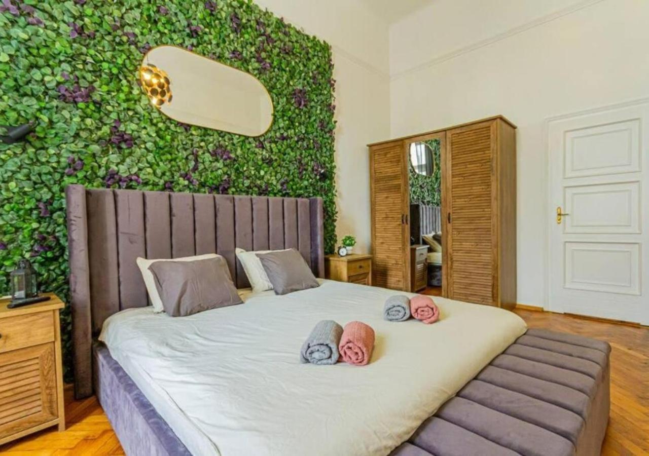 Luxury Apartment By The Famous Vaci Street Budapesta Exterior foto